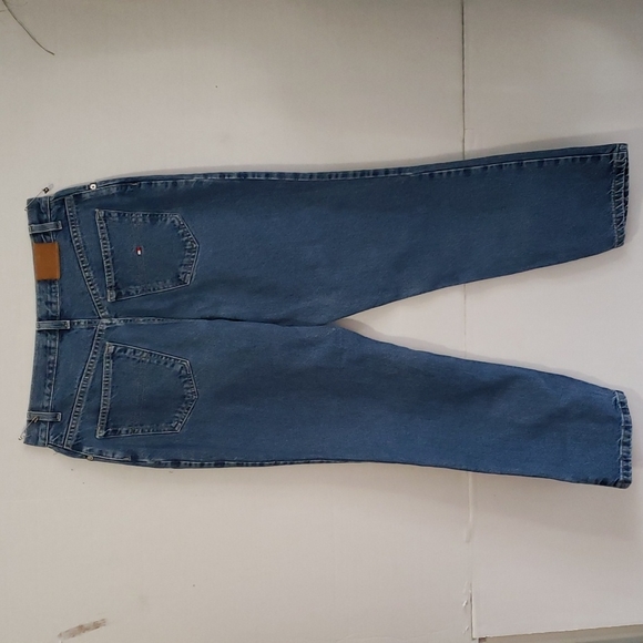 TOMMY HILFIGER HIGH RISE TAPERED MOM FIT JEAN'S - Picture 6 of 7